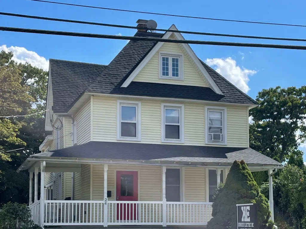 DIY Roof Repair: What Can You Fix Yourself, and When Should You Call a Pro? 1 roof inspection